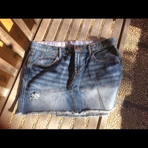 Gap 1969 denim distressed skirt